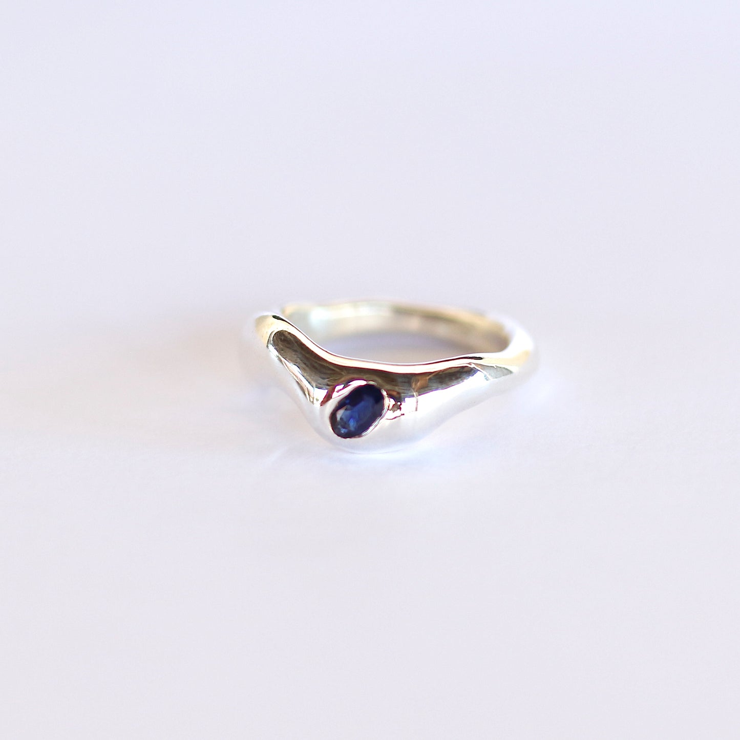Ring jewelry sapphire handcrafted fluid organic fashion silver deisgn