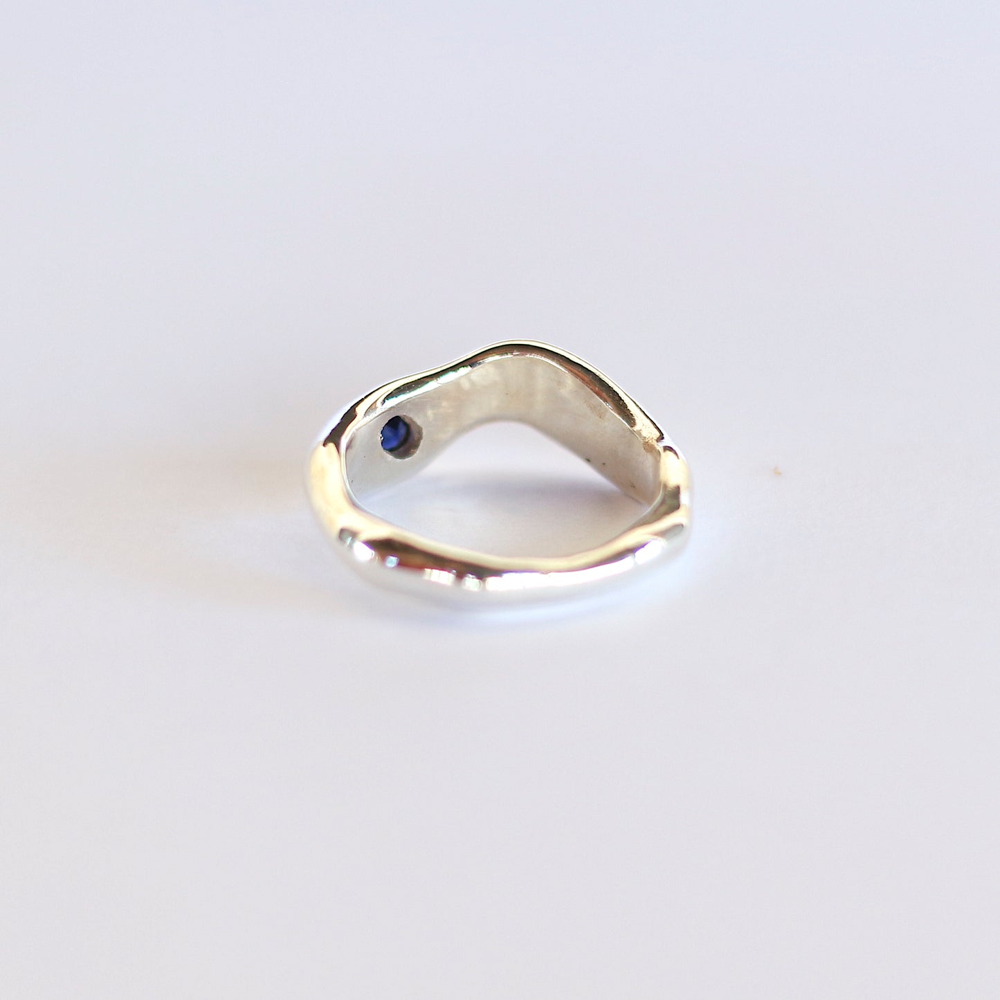 Ring jewelry sapphire handcrafted fluid organic fashion silver deisgn